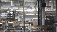Plusieurs millions de bouteilles sortent de l’usine chaque semaine.