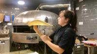 Championne du monde de la pizza, Laura Michel est une véritable prodige.
