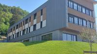 L’école de l’Aérospatiale a ouvert en janvier, en même temps qu’a été lancé les repas à 1 euro. «On a la capacité avec les deux cantines séparées, d’absorber les élèves supplémentaires dans des conditions acceptables», souligne François Deville, maire d’Allinges.