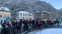 Plus de 500 personnes se sont réunies à Cluses, pour exprimer leur mécontentement face à la politique du Gouvernement.