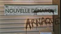 Des militants ont mené une action sur les vitrines de commerces du centre-ville.
