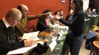 Les trente-trois membres du conseil municipal ont voté à bulletin secret pour ou contre un référendum.