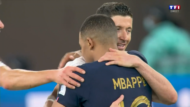 Gr&acirc;ce &agrave; leur victoire face &agrave; la Pologne dimanche 4 d&eacute;cembre, les Bleus se sont qualifi&eacute;s pour les quarts de finale.