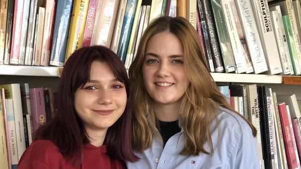 Mariia, 20 ans, Ukrainienne, et Aleksandra, 26 ans, Russe, se sont rencontrées en classe prépa à l’Ebag d’Annemasse.