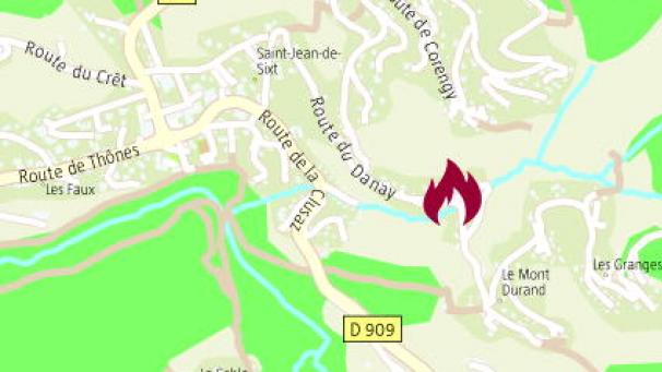 L’incendie s’est déclaré route du Danay, à Saint-Jean-de-Sixt.