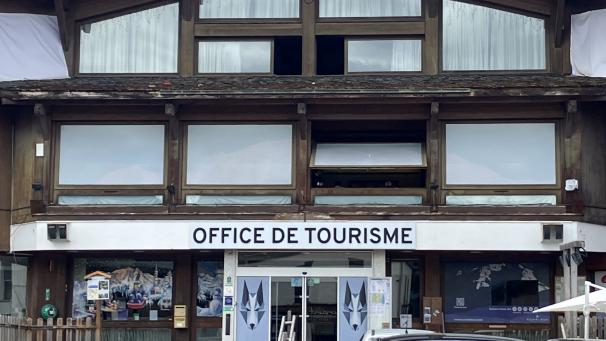 La réunion publique organisée par les Shifters du Pays du Mont-Blanc se tiendra à l’office du tourisme de Combloux